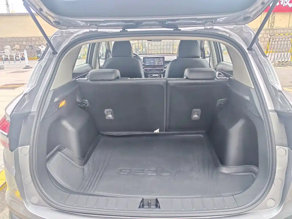 Geely Binyue — миниатюра 19