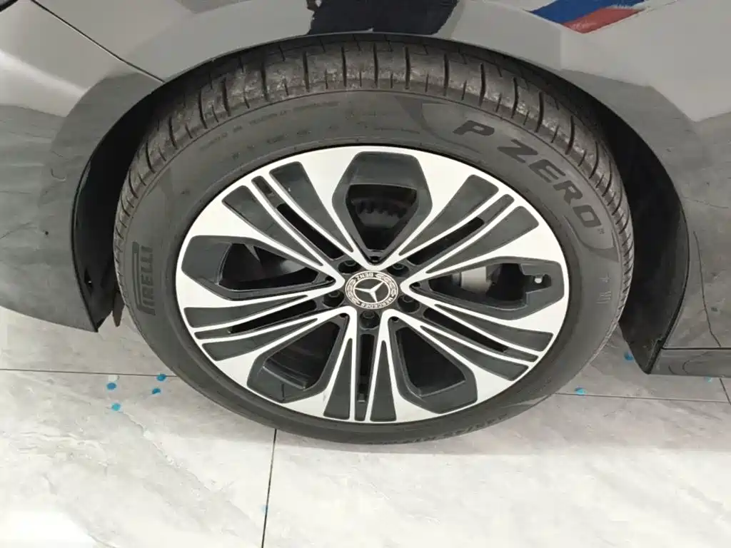 Mercedes-Benz E-Class — миниатюра 23