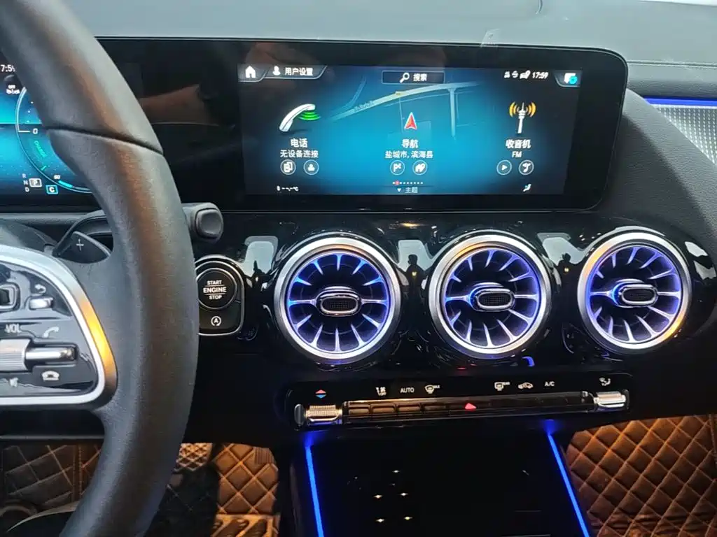 Mercedes-Benz GLA — миниатюра 13