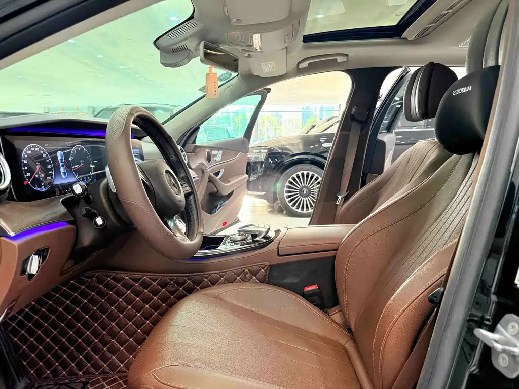 Mercedes-Benz E-Class — миниатюра 7