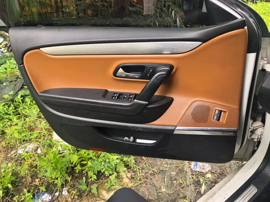 Volkswagen FAW - Passat CC CC 2011 2.0TSI Luxury
