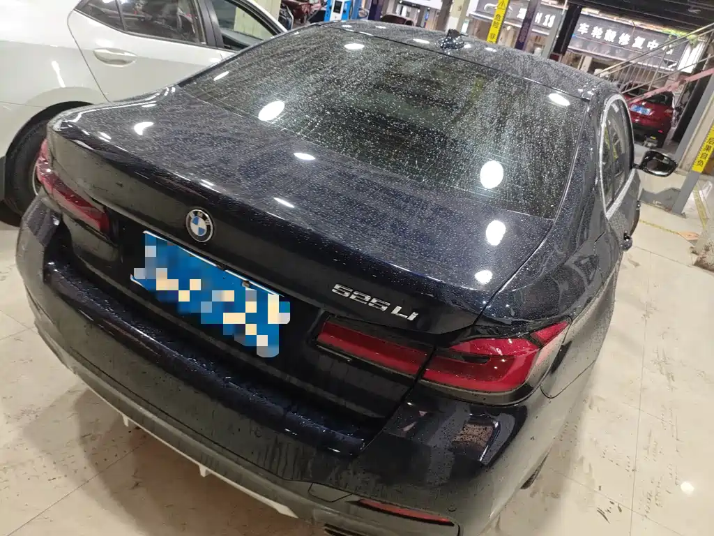 BMW 5 Series — миниатюра 7