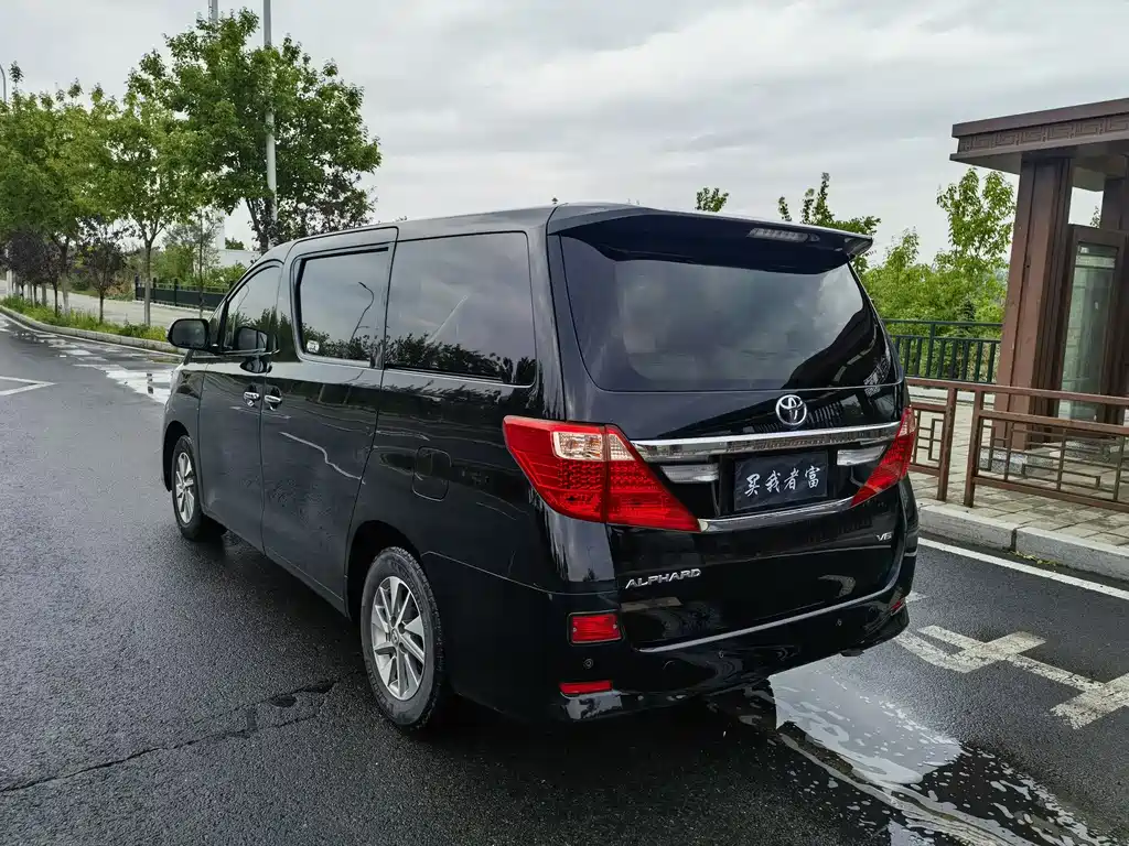 Toyota Alphard 2012 3.5L Luxury