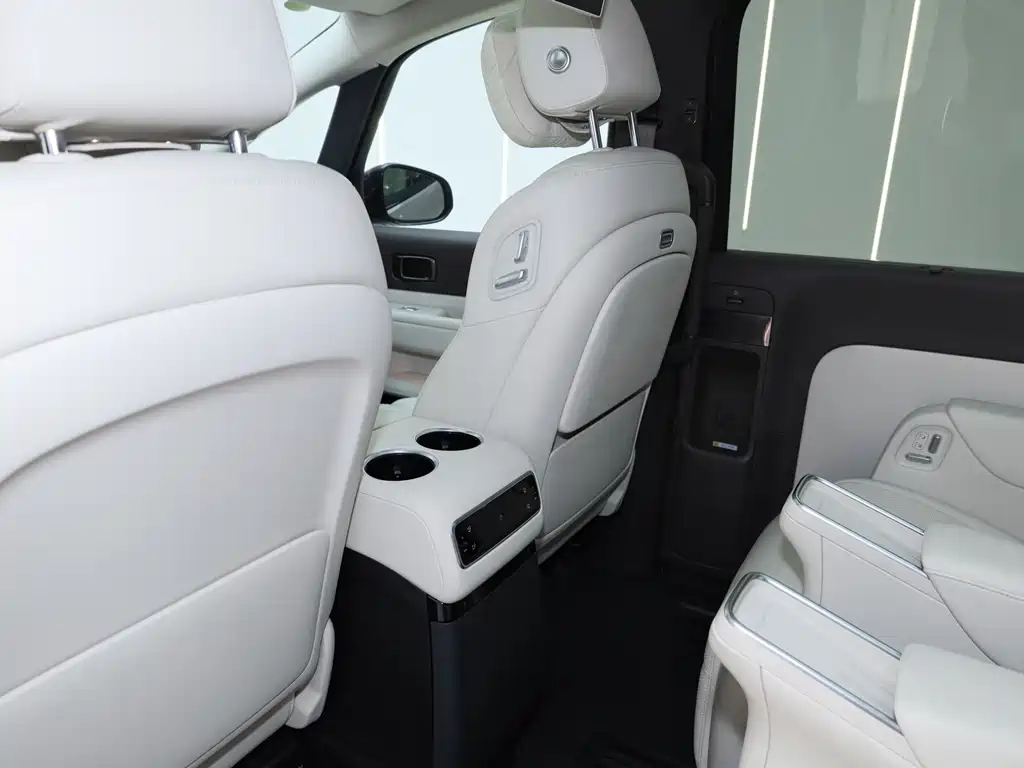 Li Auto Li MEGA — миниатюра 25