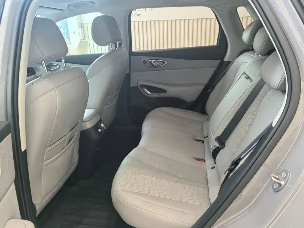 BYD Sealion 05 EV — миниатюра 11