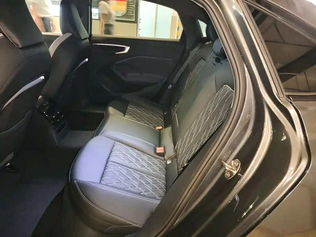 Audi A5L — миниатюра 17