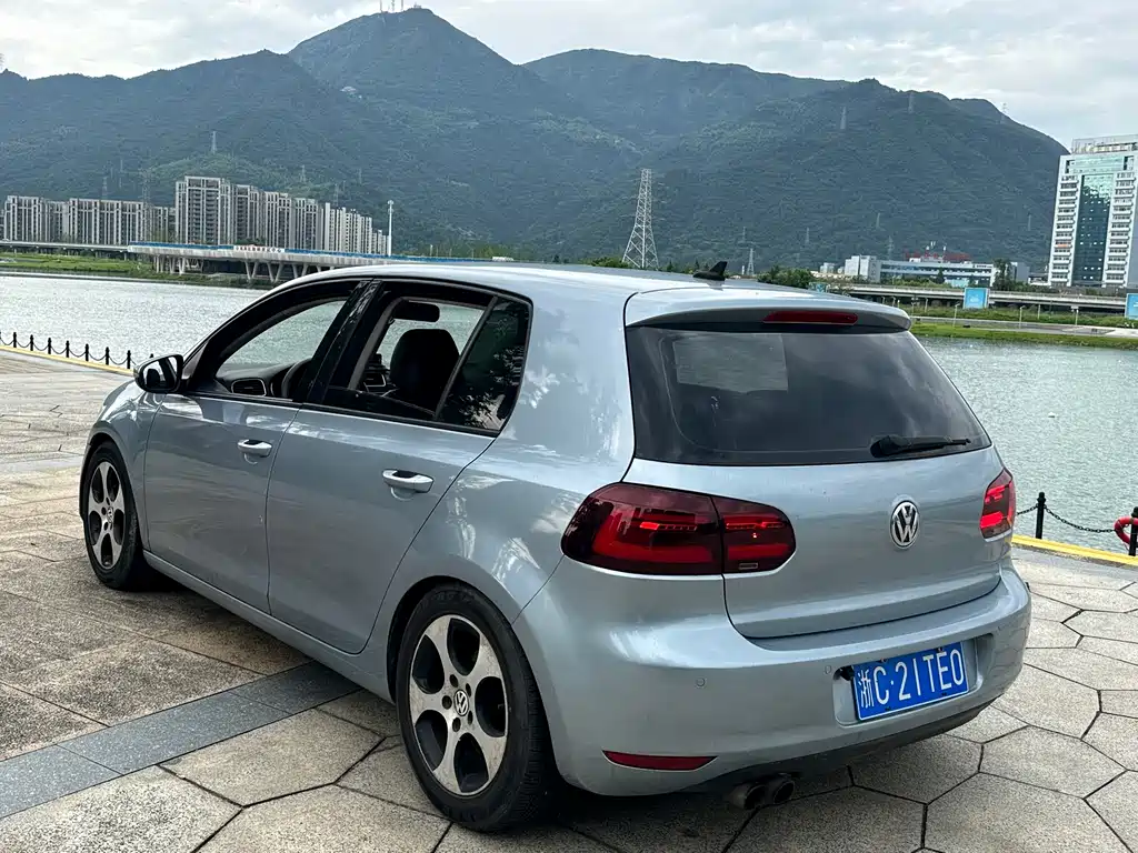 Volkswagen Golf 2010 1.4TSI MT Comfort
