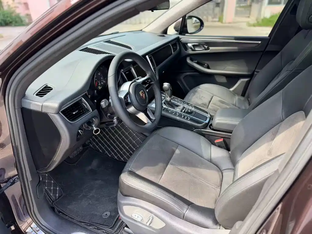 Porsche Macan — миниатюра 7
