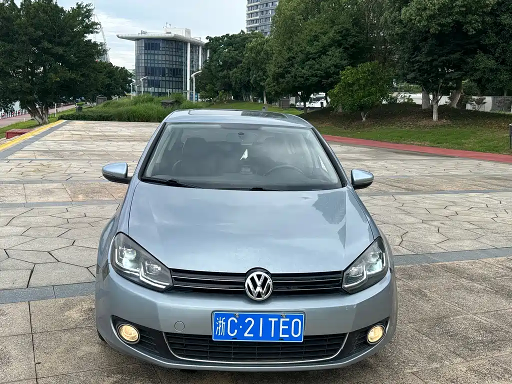 Volkswagen Golf 2010 1.4TSI MT Comfort