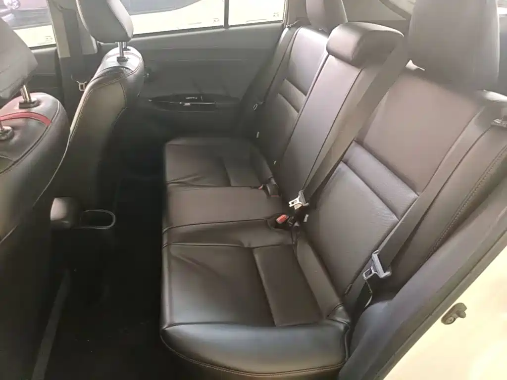 Toyota Yaris L — миниатюра 17