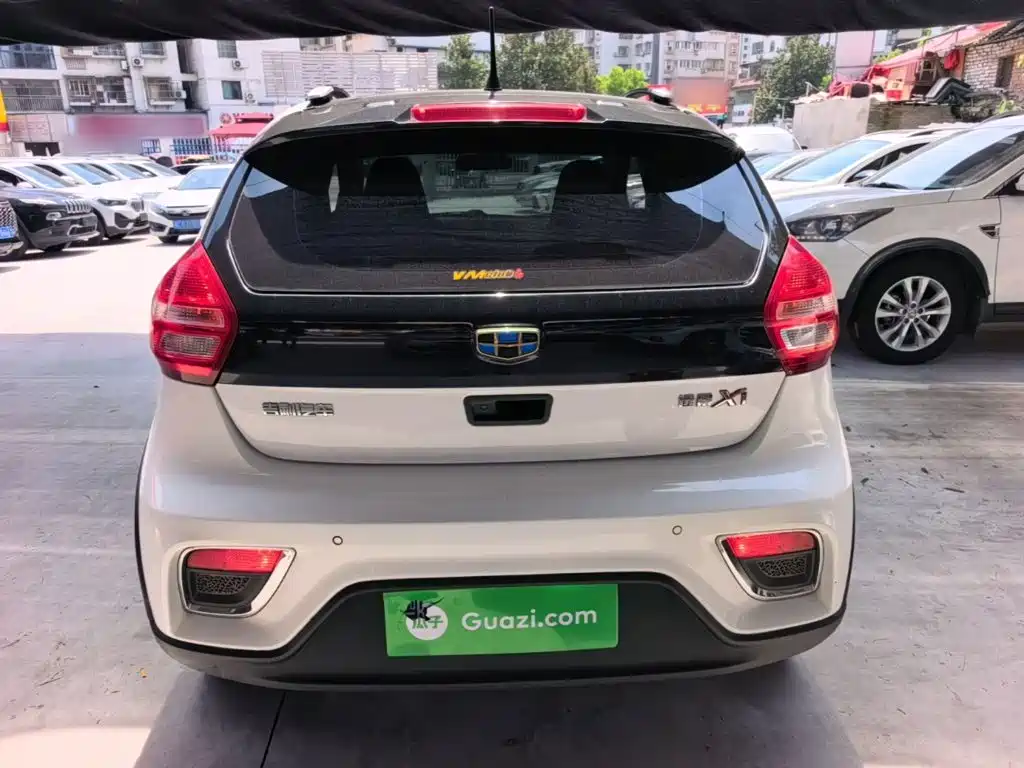 Geely Vision X1 — миниатюра 6