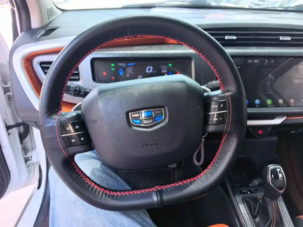 Geely Vision X1 — миниатюра 11