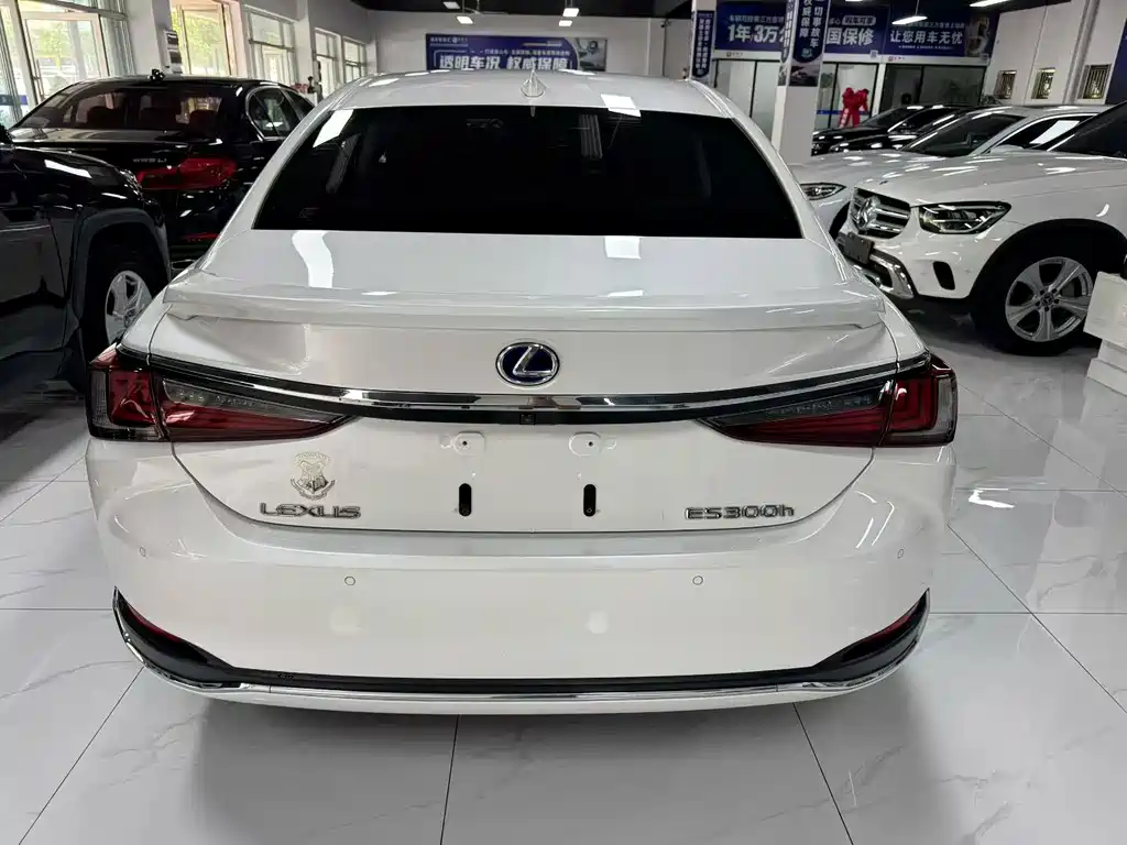 Lexus ES — миниатюра 9