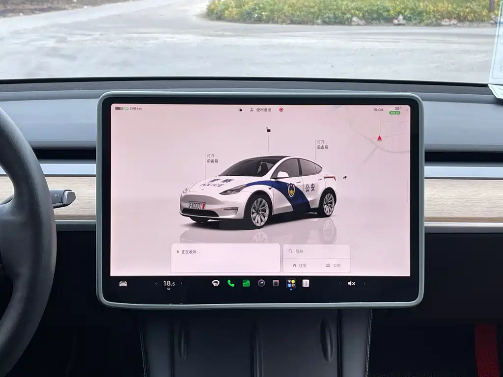 Tesla Model Y — миниатюра 15