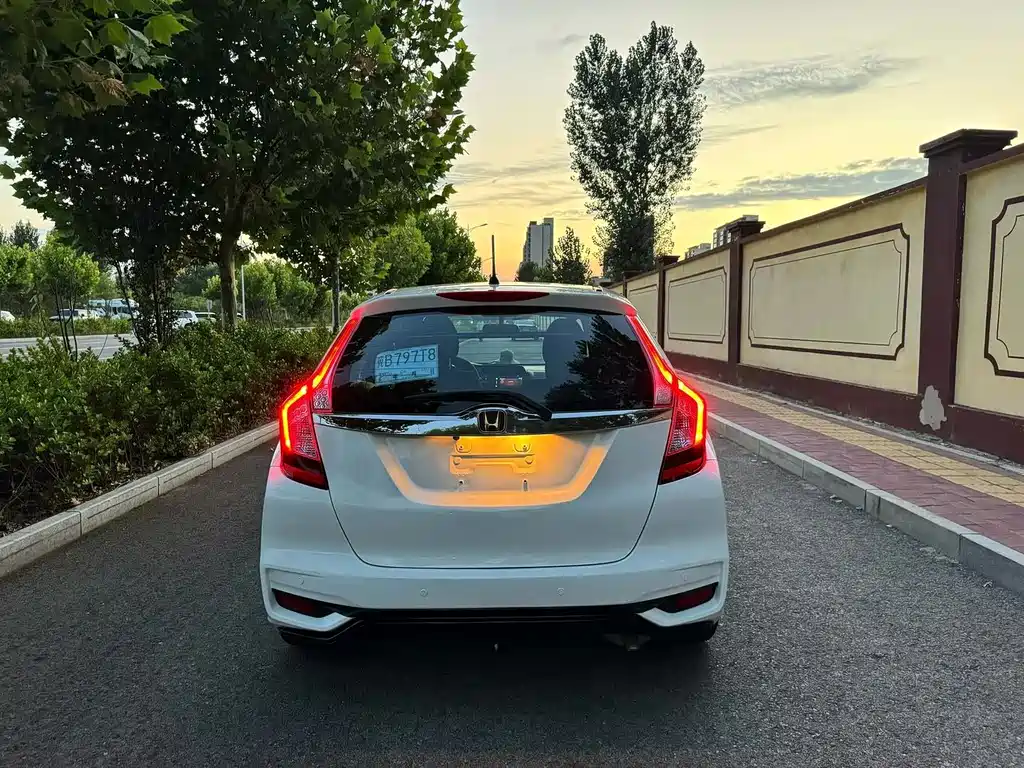 Honda Fit — миниатюра 9