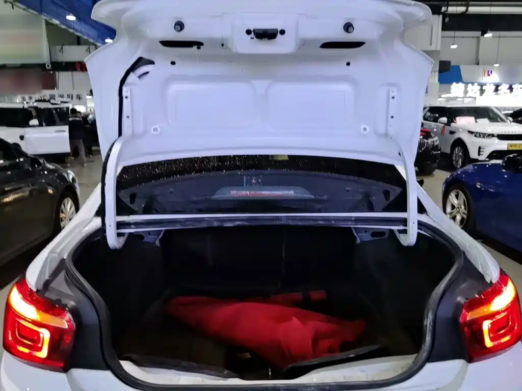 Citroen Elysee — миниатюра 19