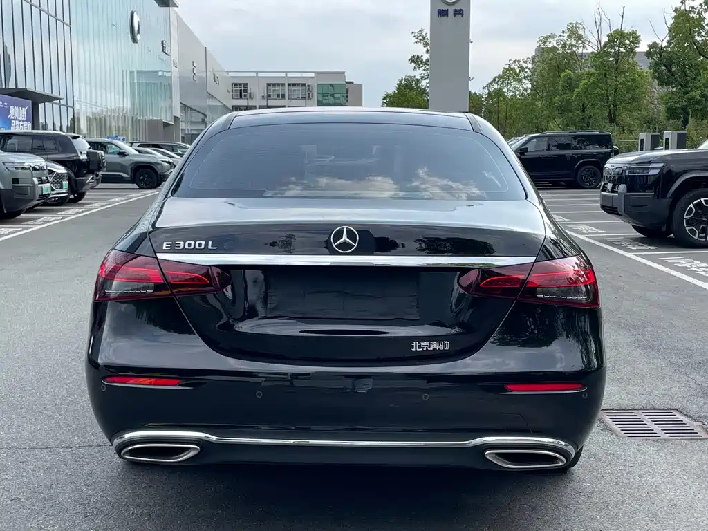Mercedes-Benz E-Class — миниатюра 15