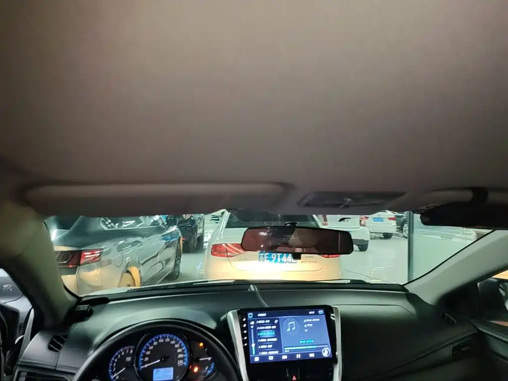 Toyota Yaris L — миниатюра 18