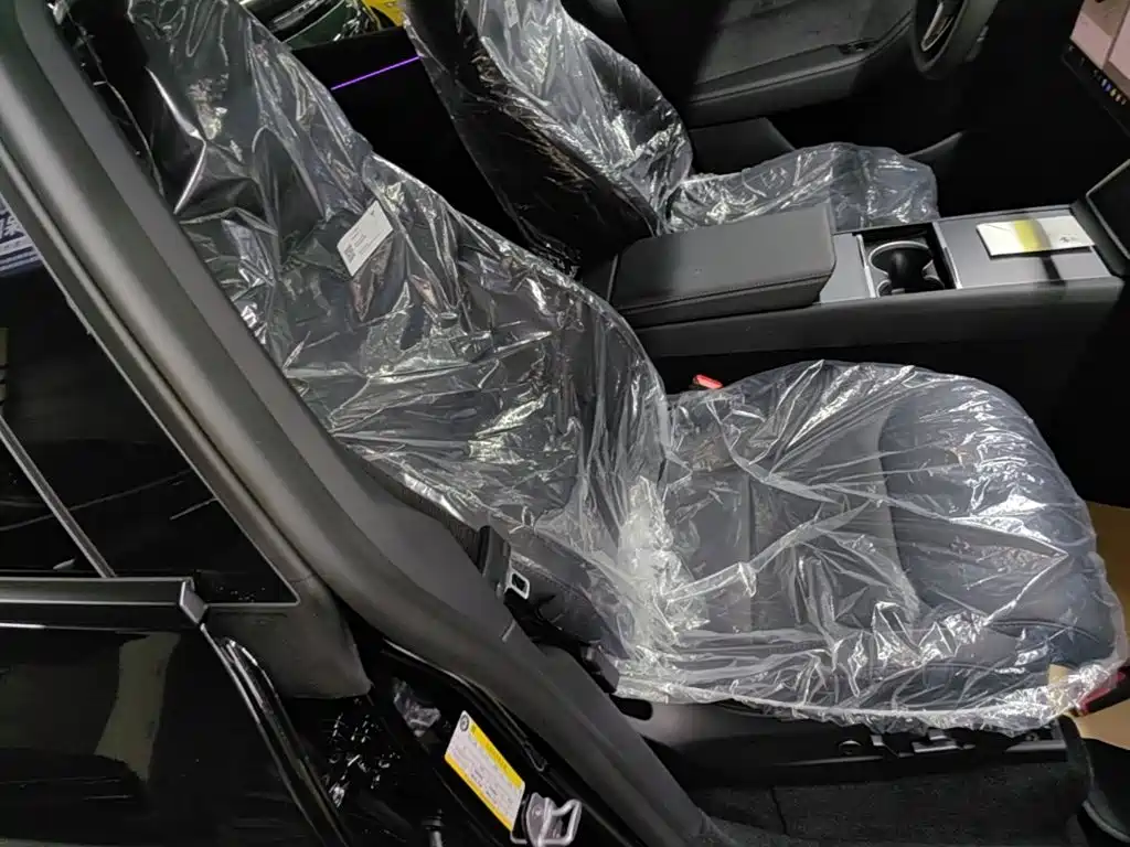 Tesla Model Y L — миниатюра 25