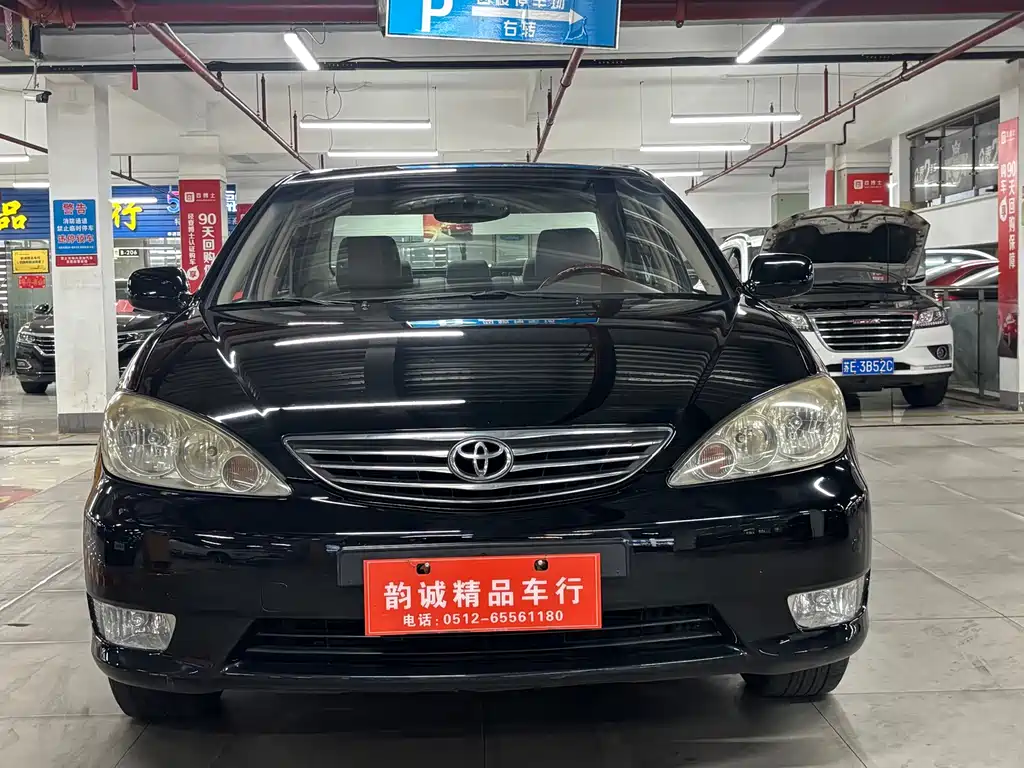 Toyota Camry — миниатюра 2