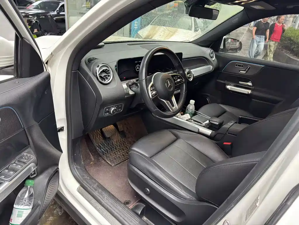 Mercedes-Benz GLB — миниатюра 12