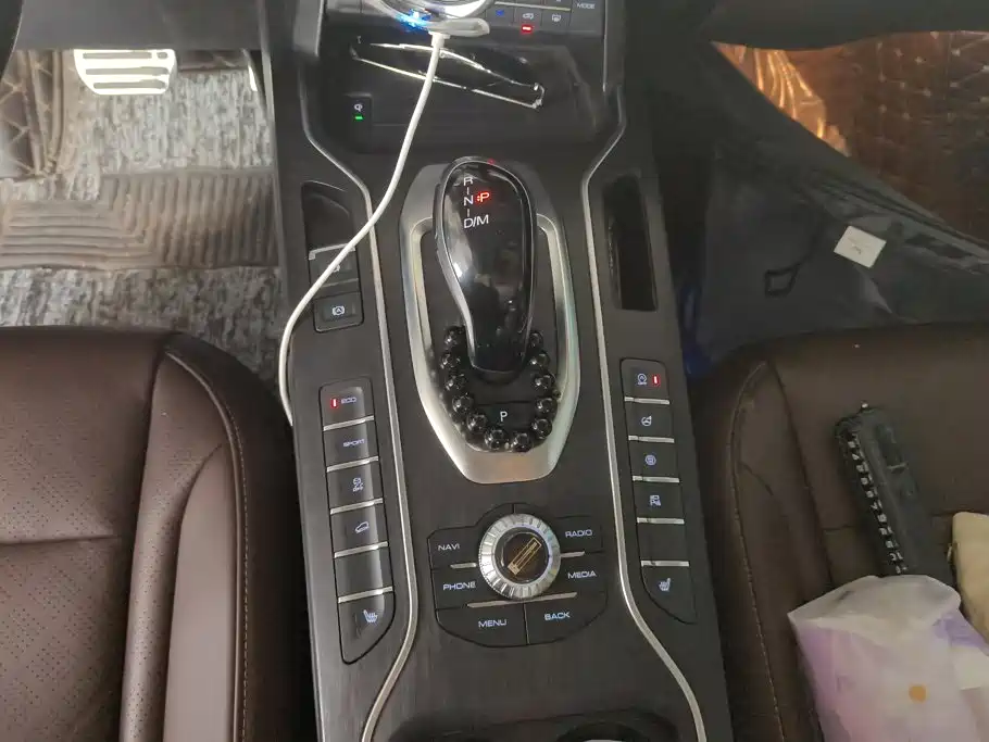Wey Wey VV6 — миниатюра 16