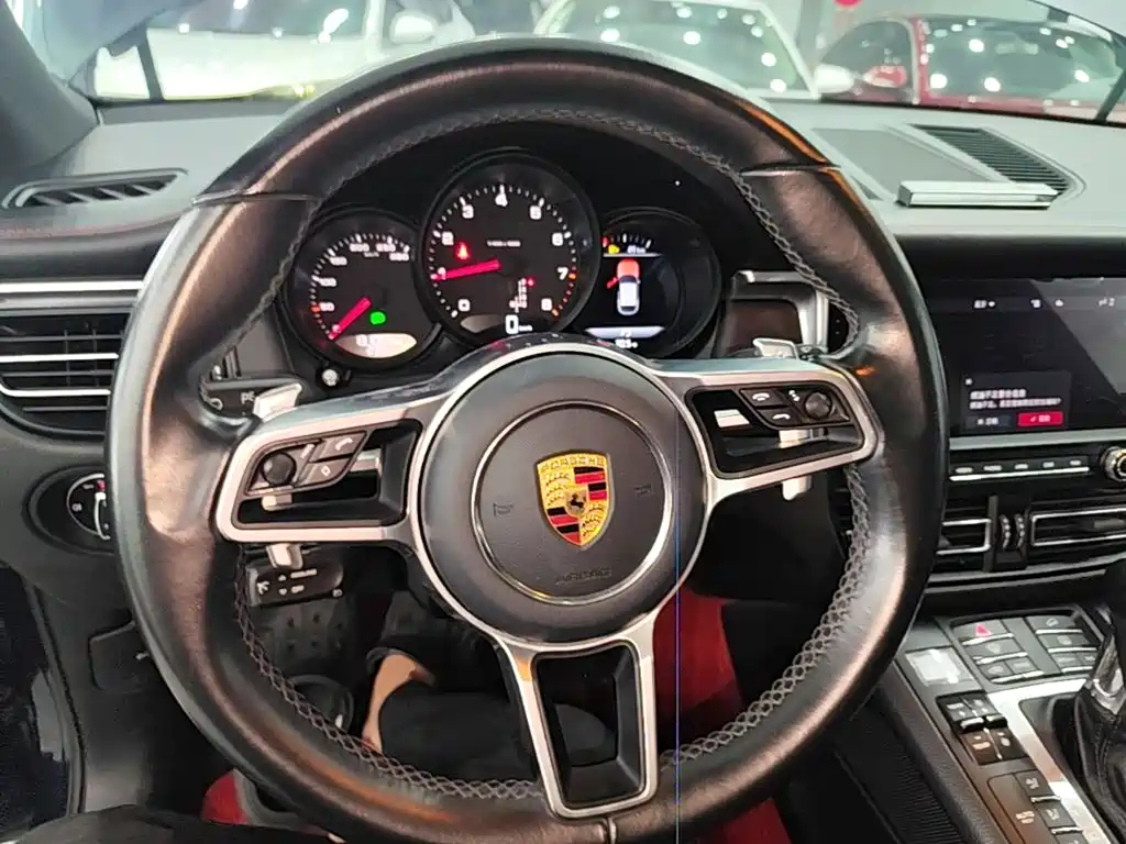 Porsche Macan — миниатюра 11