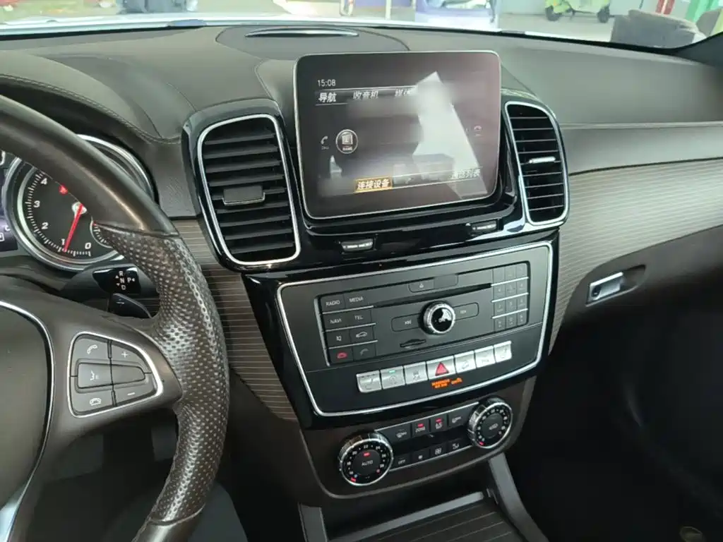 Mercedes-Benz GLE (Import) — миниатюра 10
