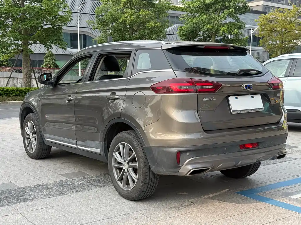 Geely Boyue - фото 7
