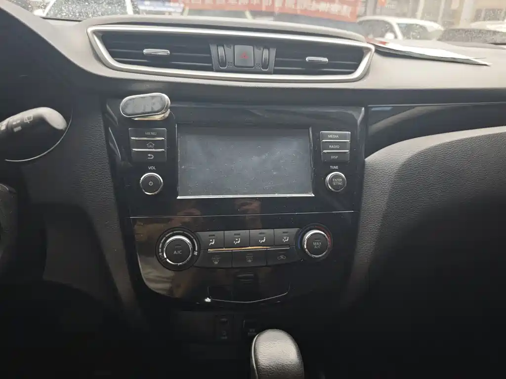 Nissan Qashqai — миниатюра 6