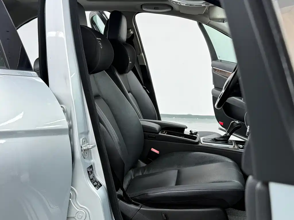 Mercedes-Benz C-Class C 2011 C 200 CGI Fashion