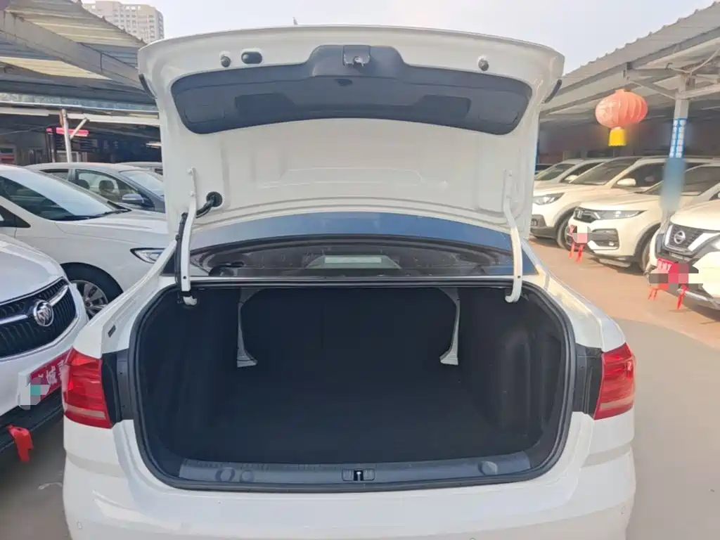 Volkswagen Lavida — миниатюра 19