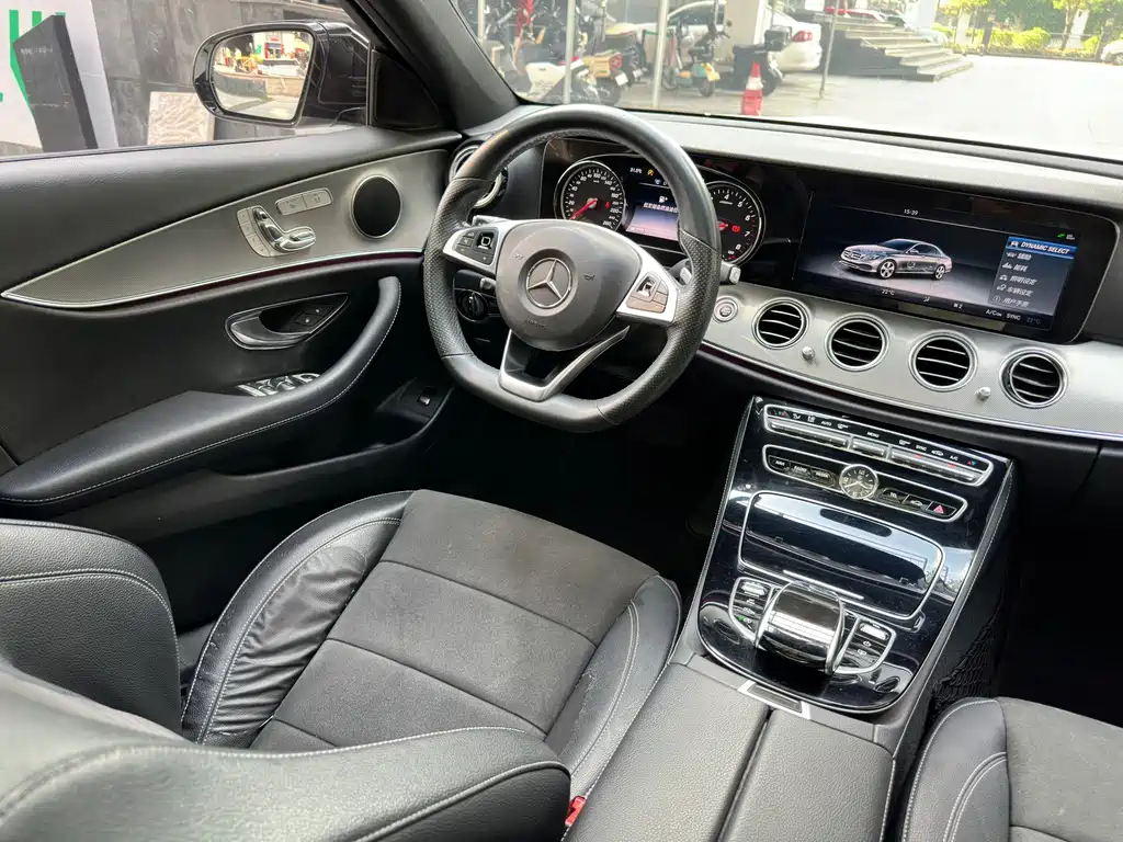Mercedes-Benz E-Class — миниатюра 16