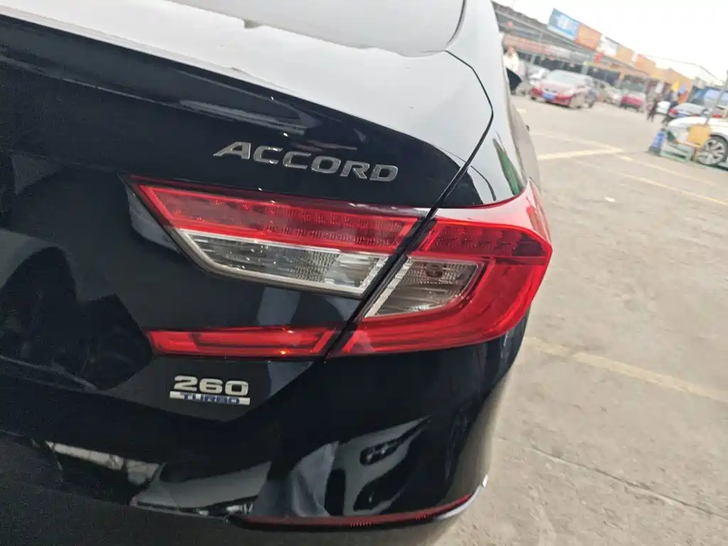 Honda Accord — миниатюра 8
