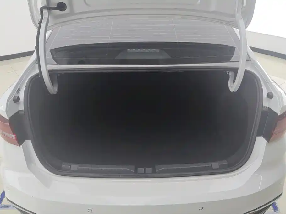 Volkswagen Lavida — миниатюра 4