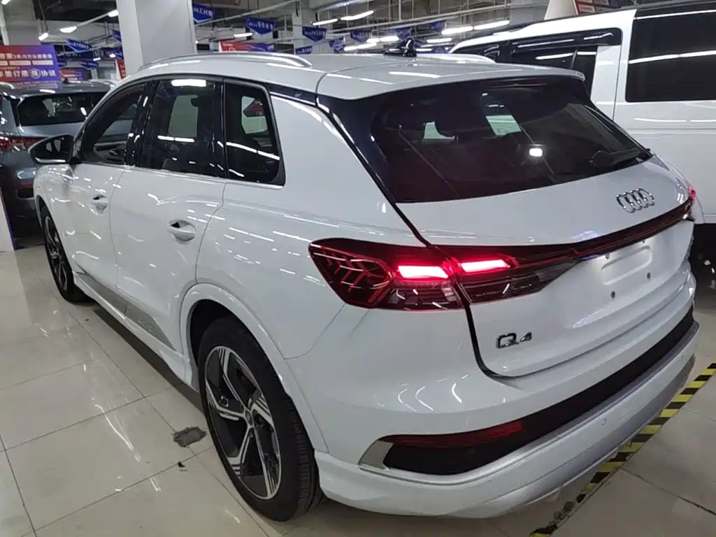 Audi Q4 e-tron — миниатюра 5