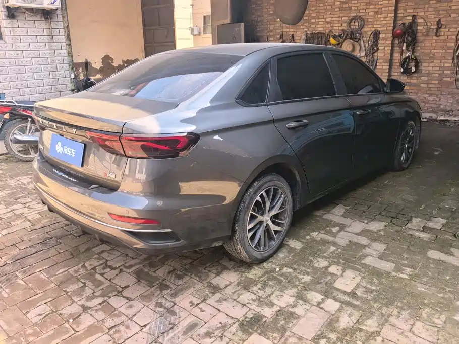 Geely Emgrand — миниатюра 3