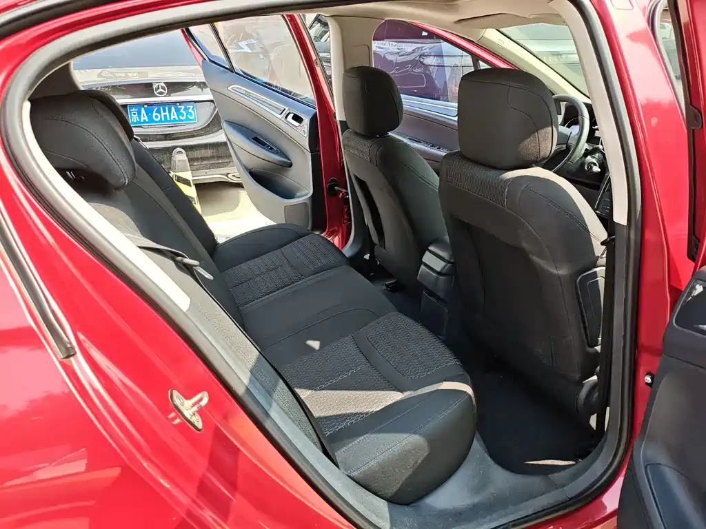 Peugeot 308 — миниатюра 8