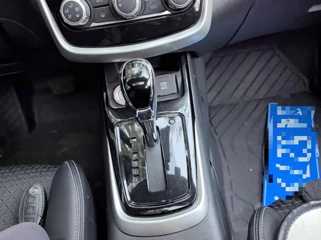 Nissan Tiida — миниатюра 14