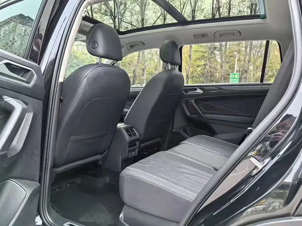 Volkswagen Tiguan L — миниатюра 6
