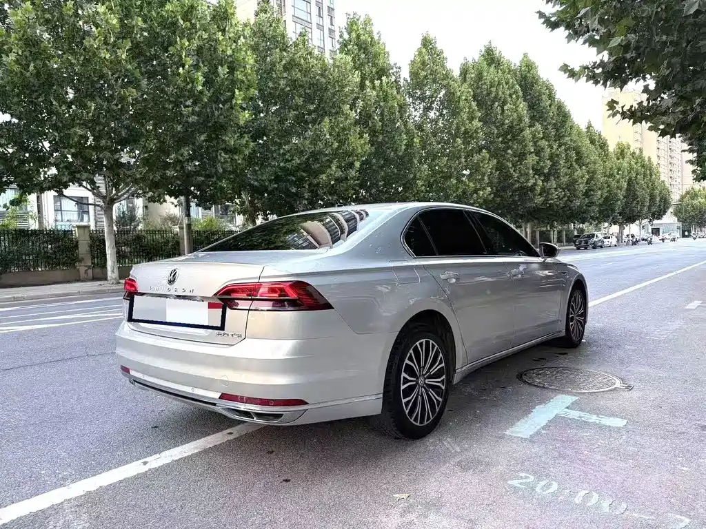 Volkswagen Phideon — миниатюра 6
