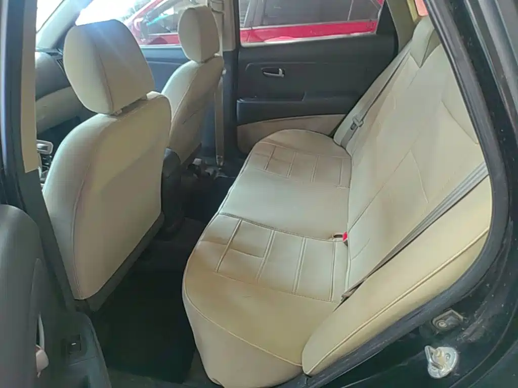 Hyundai Elantra — миниатюра 17
