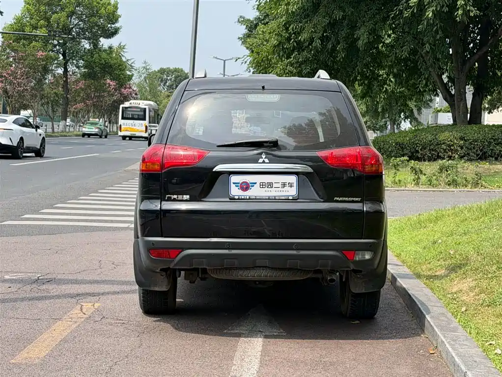 Mitsubishi Pajero Sport — миниатюра 5