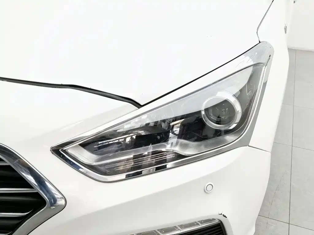 Hyundai Mistra — миниатюра 7