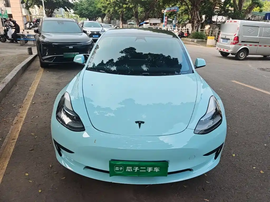 Tesla Model 3 — миниатюра 3