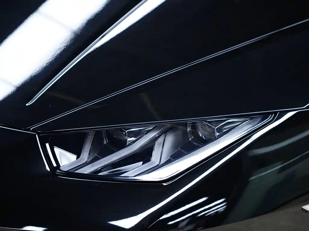 LAMBORGHINI HURACÁN