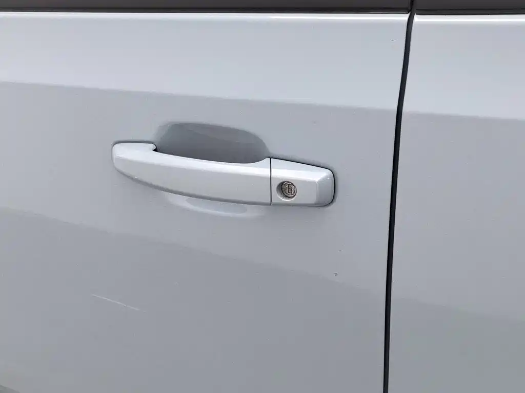 Wuling MINIEV — миниатюра 18