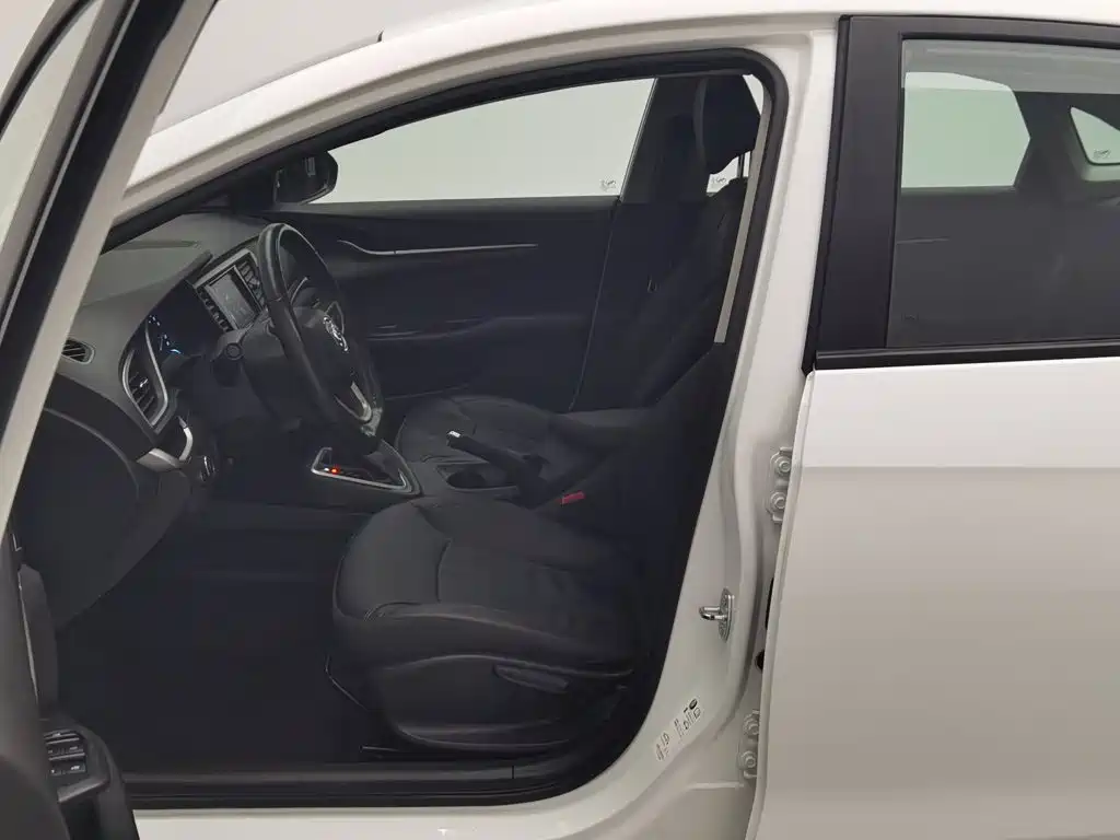 Buick Excelle — миниатюра 10
