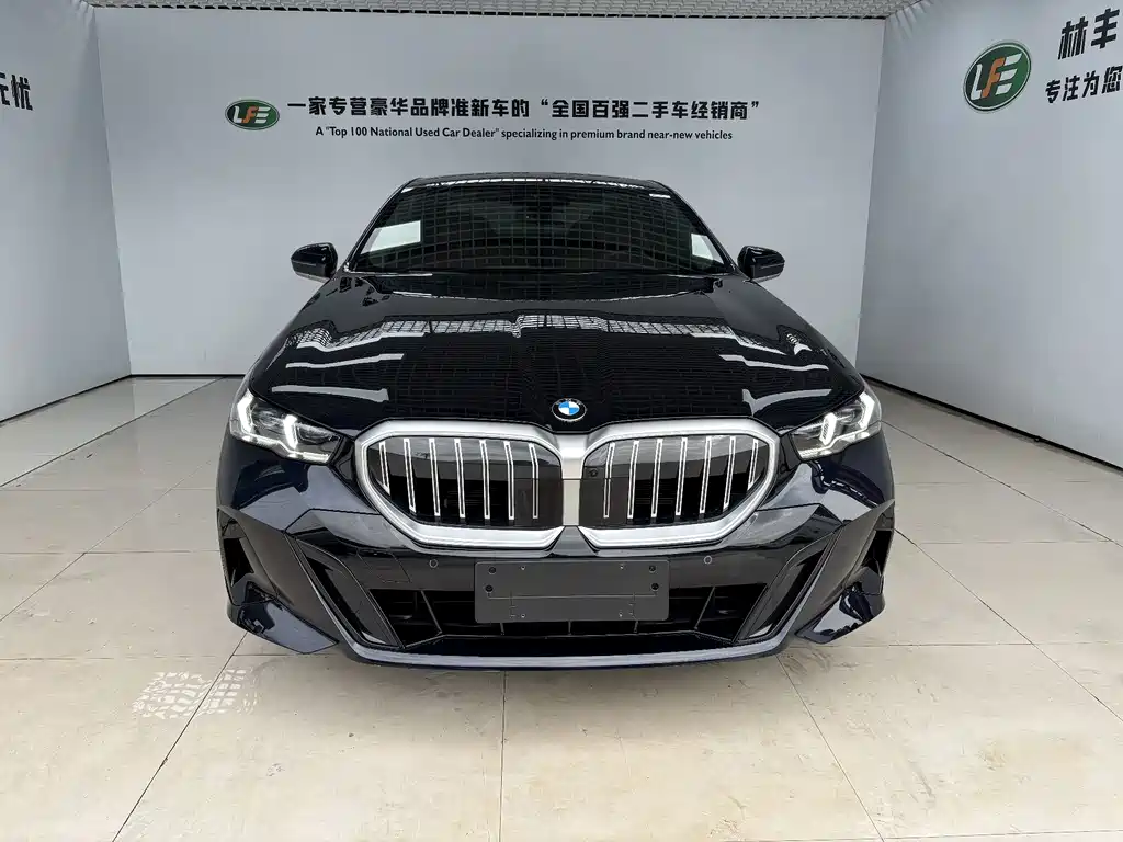 BMW 5 Series — миниатюра 3