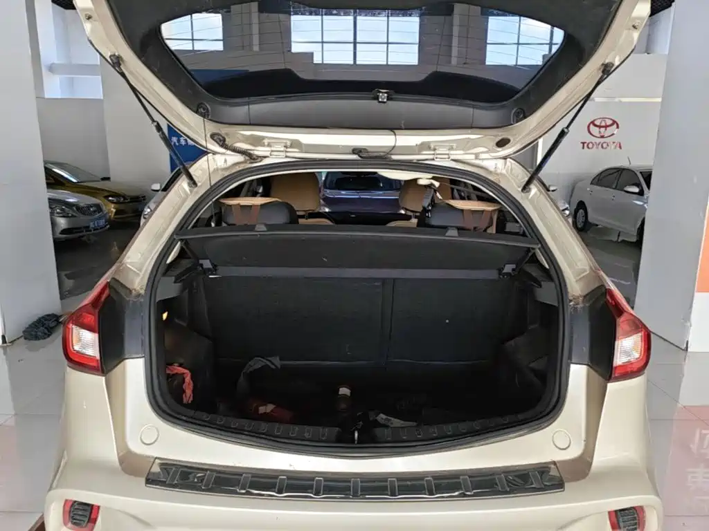 Geely Vision X3 — миниатюра 19